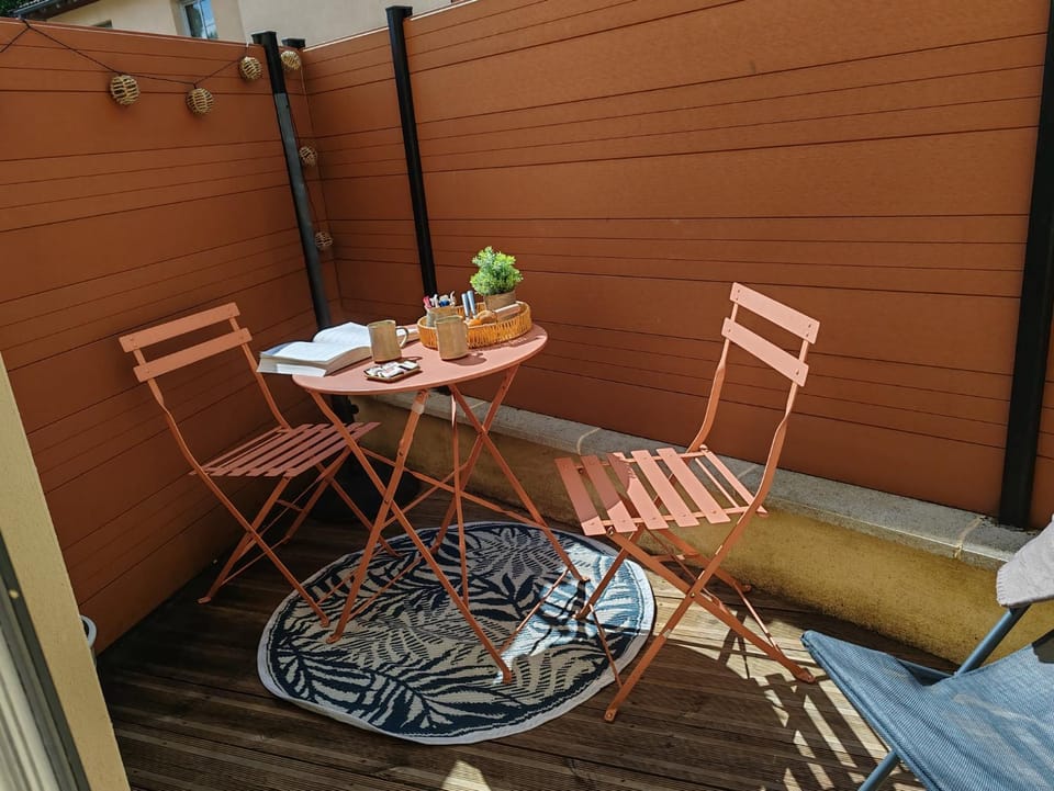 Patio, Dining area
