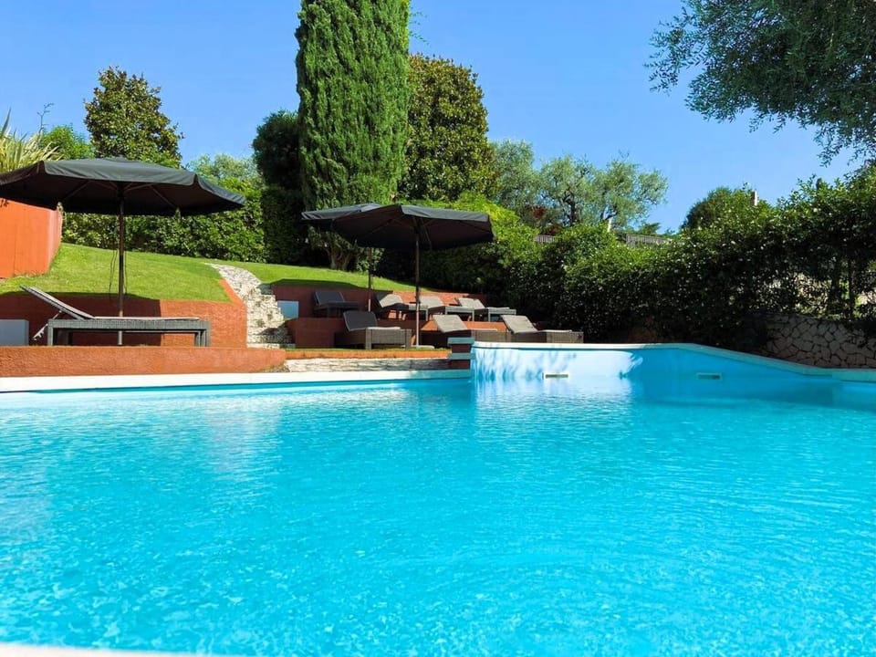 Villa Settanta Garda Lake Heated Pool Villa in Bardolino