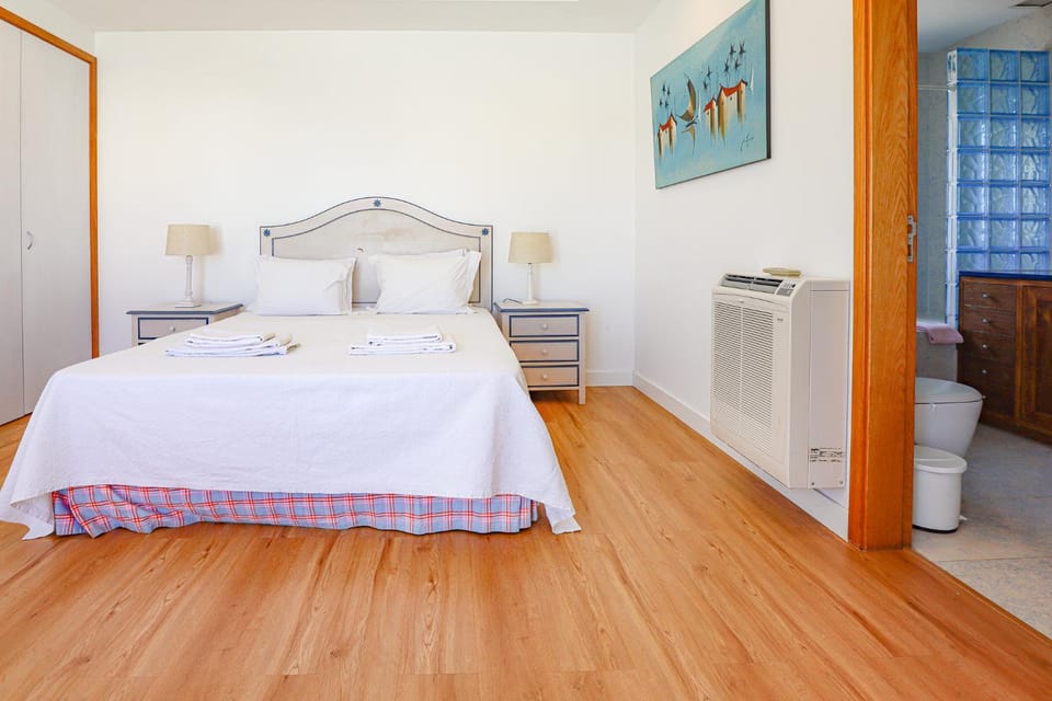 Bed, Balcony/Terrace, Photo of the whole room, Bedroom, towels, wardrobe, wedding, air conditioner