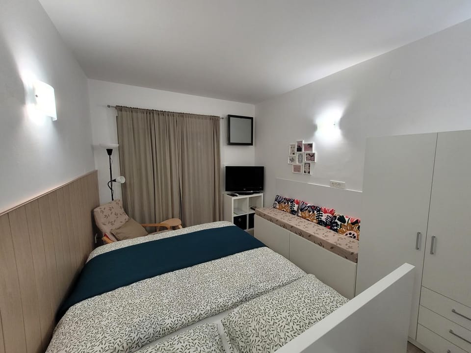 Bed, Bedroom, wardrobe