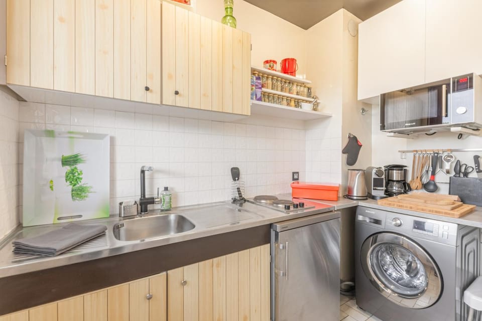 Kitchen or kitchenette