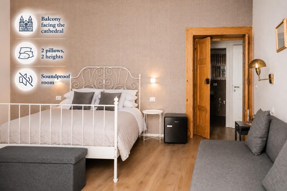 Bari LandLord 8 - Una Finestra sulla Cattedrale Bed and Breakfast in Bari