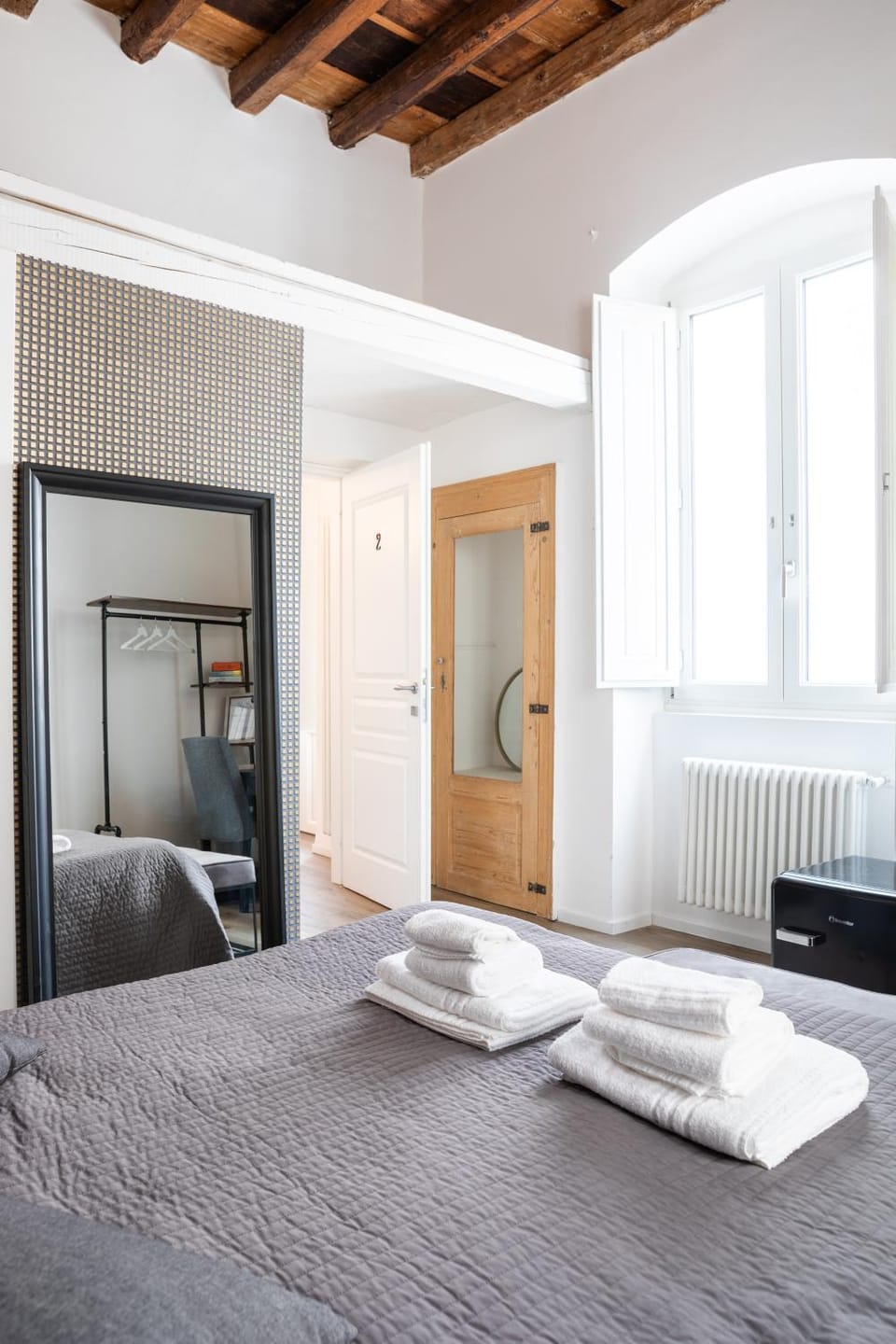 Bed, Photo of the whole room, Bedroom, internet, towels