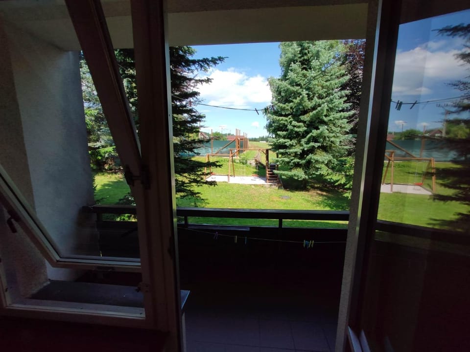 View (from property/room), Balcony/Terrace, Garden view