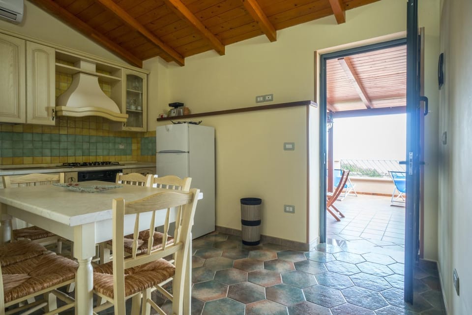 Kitchen or kitchenette, Living room, Dining area