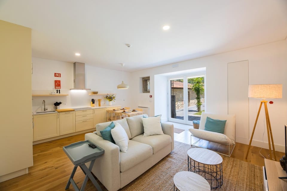 Coffee/tea facilities, Living room, Seating area