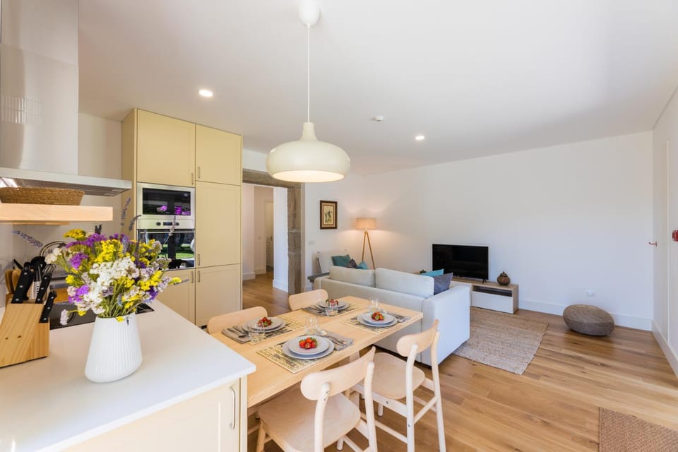 TV and multimedia, Kitchen or kitchenette, Dining area, minibar
