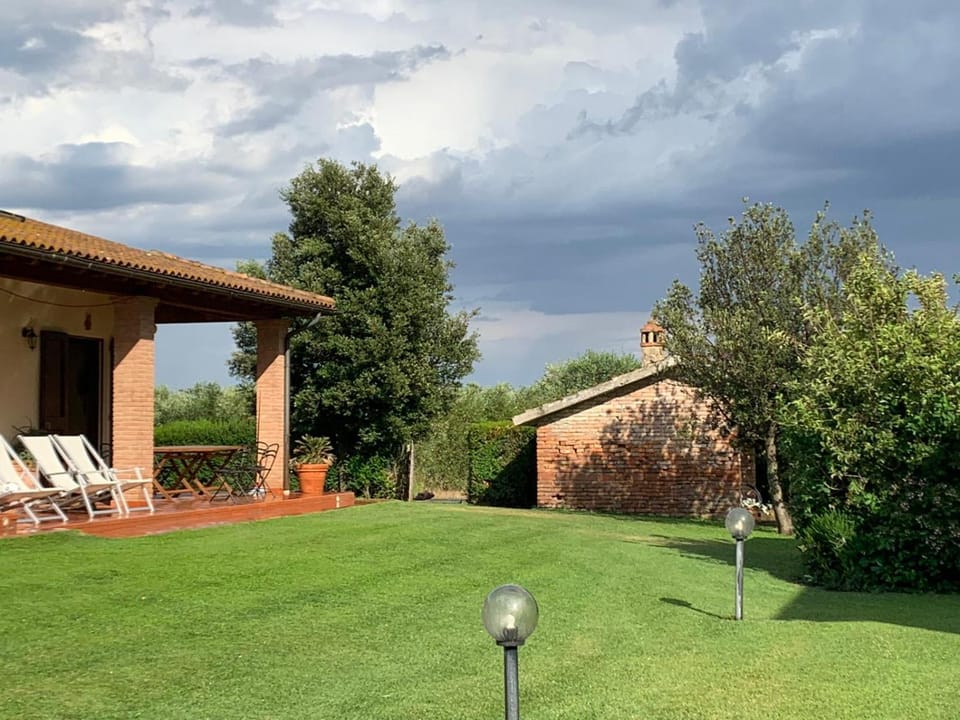 Agriturismo Beveraggio Appartamenti Farm Stay in Tuscany