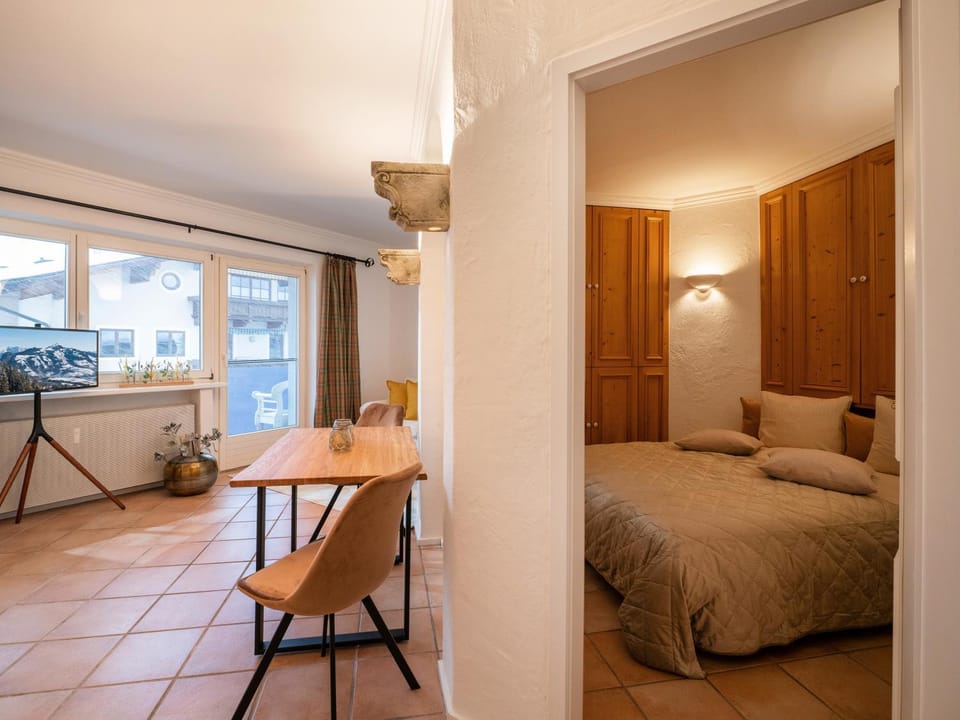 Bed, Living room, Photo of the whole room, Bedroom