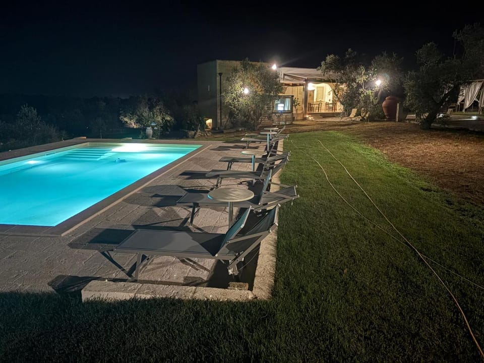 Garden view, Pool view, Swimming pool, sunbed