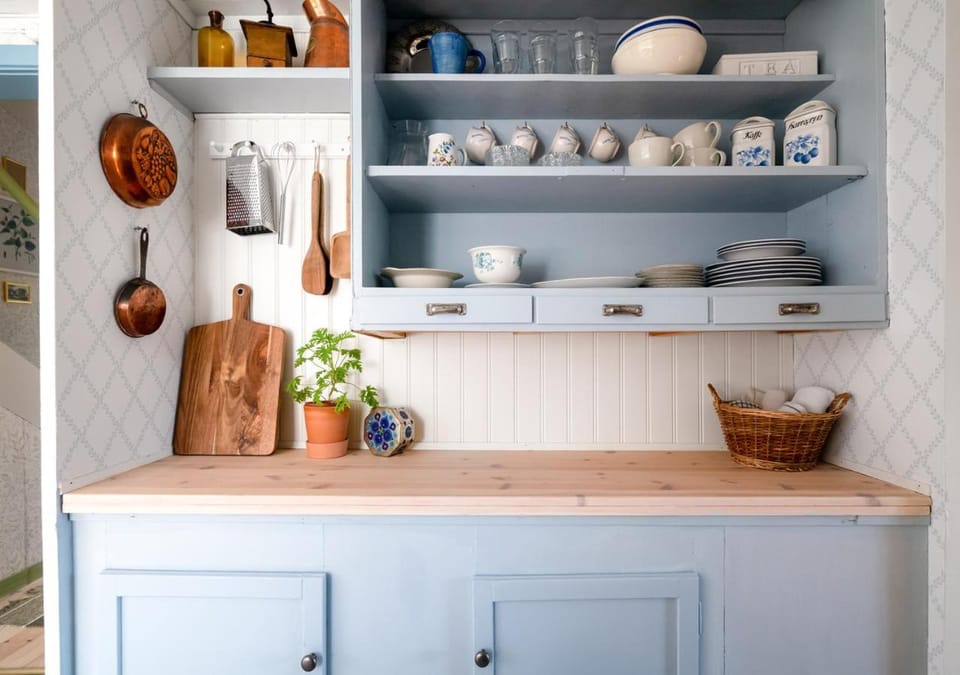 Kitchen or kitchenette, kitchen