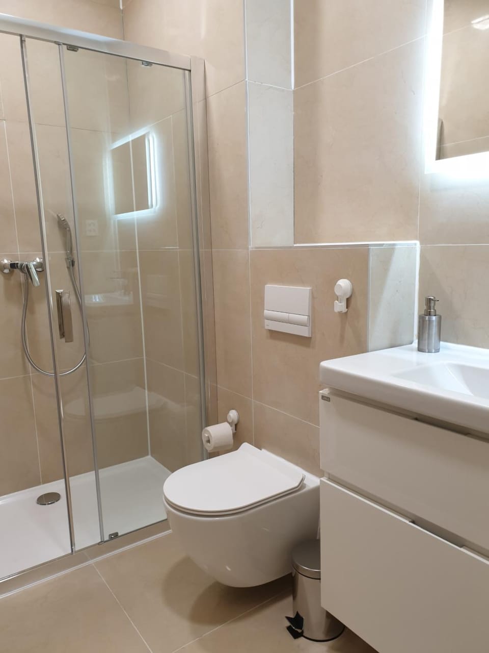 Shower, Toilet, Bathroom, Coffee/tea facilities