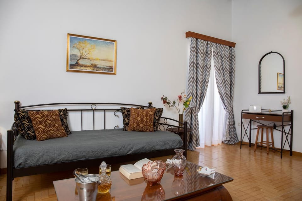 Cycladic sea view Mansion near the Castle Apartment in Naxos