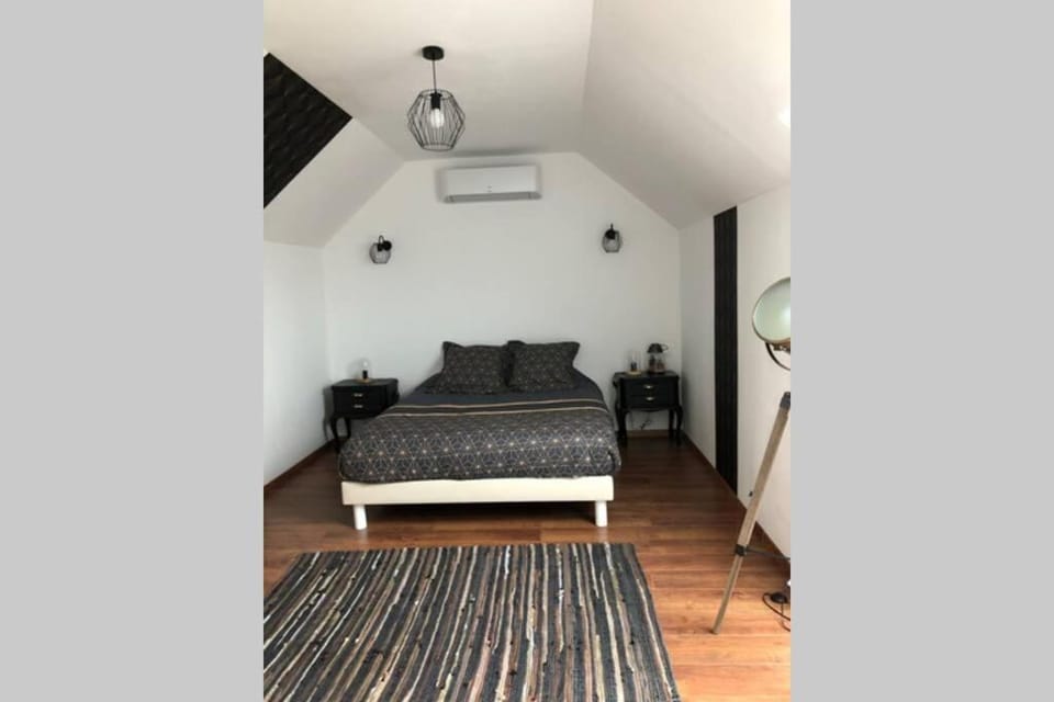 Maison privative 5 Ch. 12 Pers. Piscine chauffée Villa in Montluçon