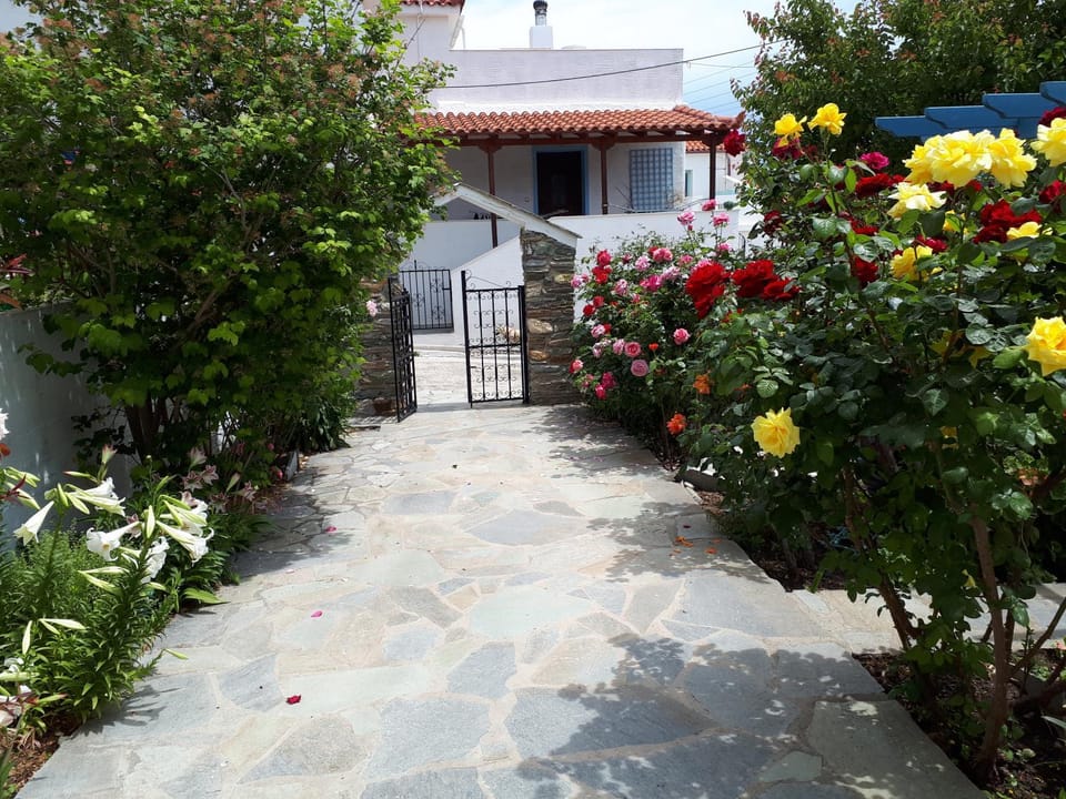 Roula's Studios Apartment in Decentralized Administration of the Aegean