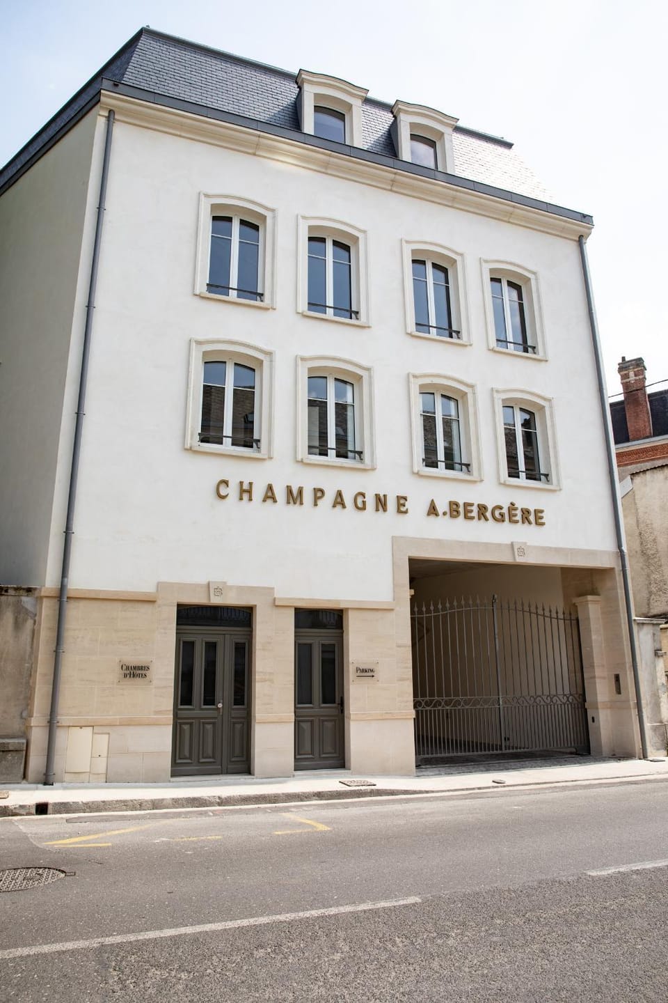 Facade/entrance