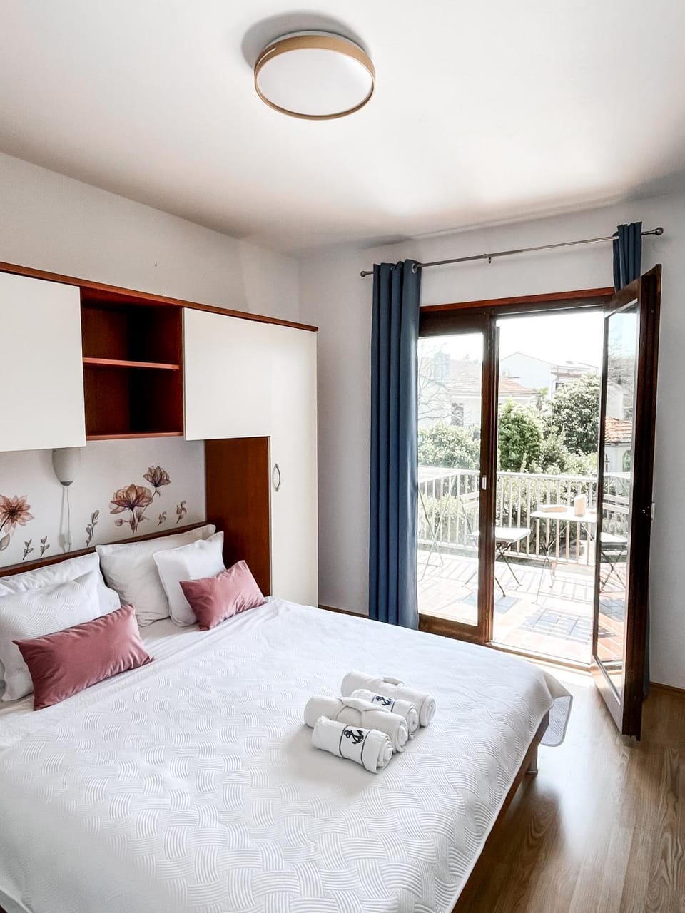 Bed, Balcony/Terrace, Bedroom