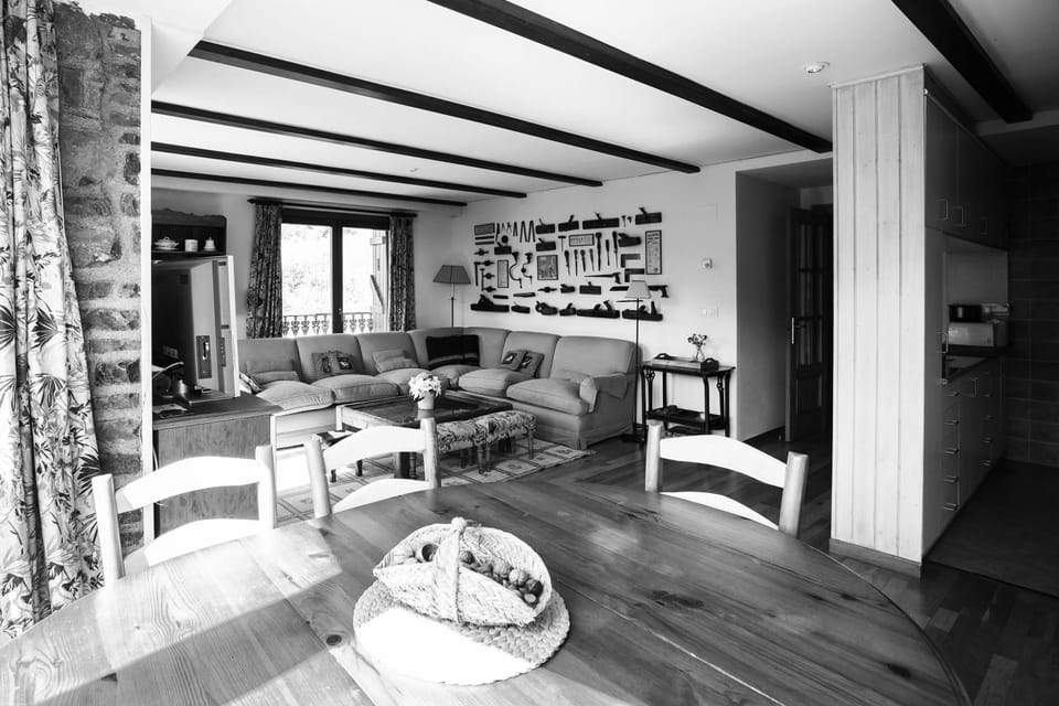 Seating area, Dining area