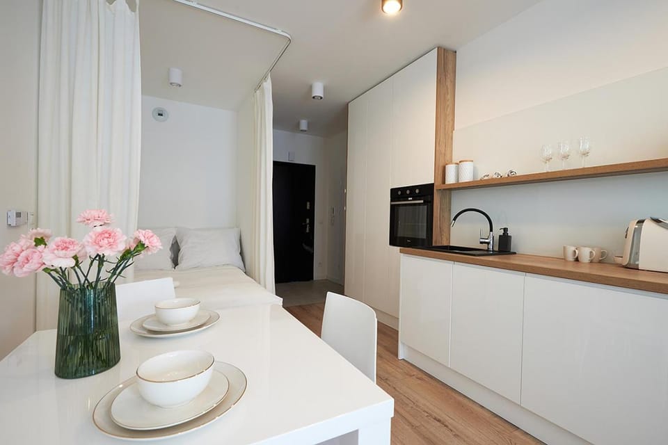 Kitchen or kitchenette, Dining area, Bedroom