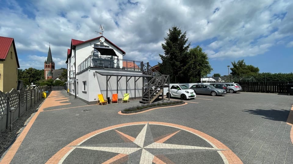 Property building, Parking, sunbed