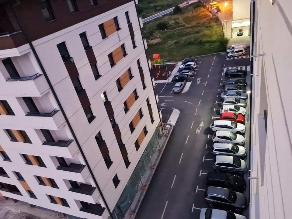 Neighbourhood, Street view, Parking