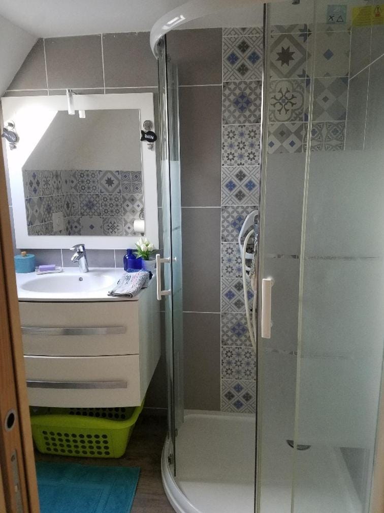Shower, Bathroom