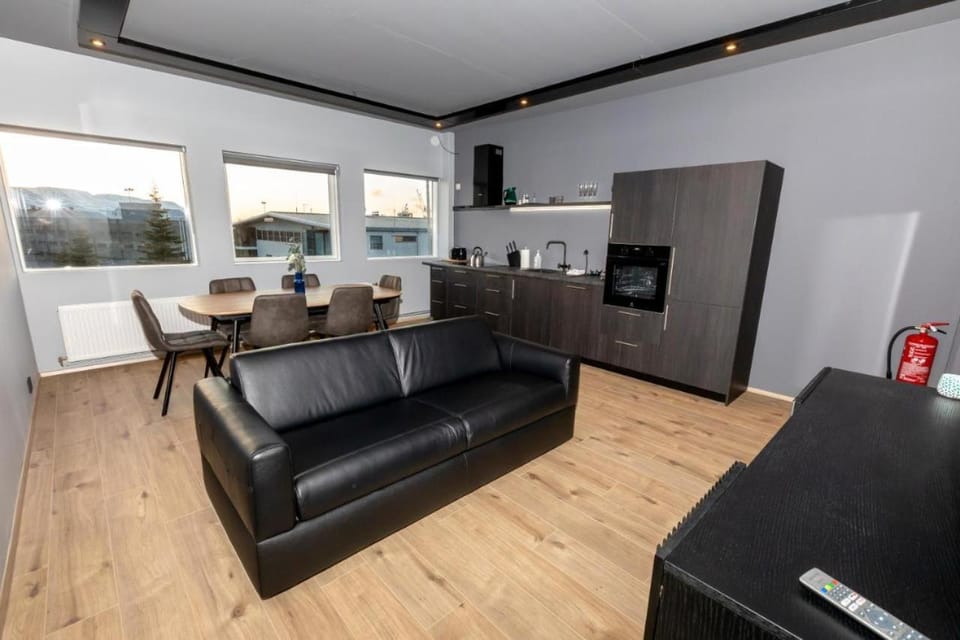 Kitchen or kitchenette, Living room