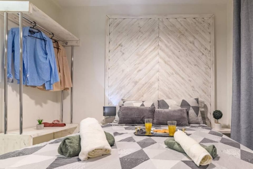 Bed, Photo of the whole room, Bedroom, towels, wardrobe