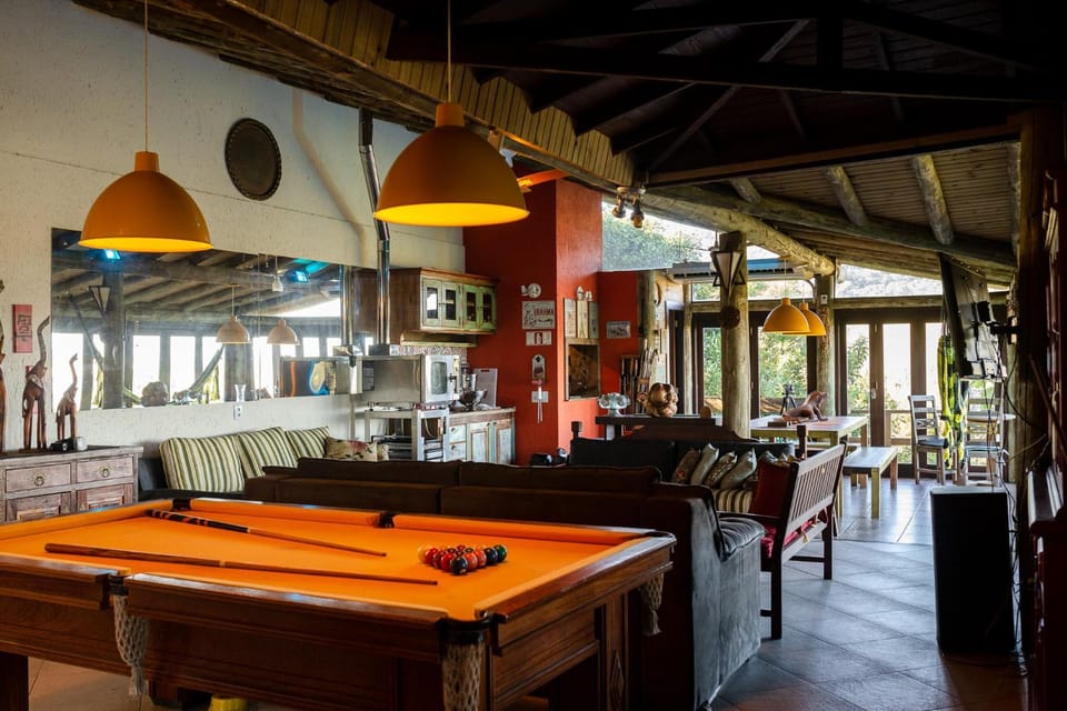 Ibiraquera Guest House Villa com piscina e jacuzzi House in Imbituba