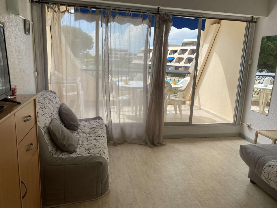 Studio 4 pers avec piscine et terrasse, Port Camargue - FR-1-250-167 Apartment in Le Grau-du-Roi
