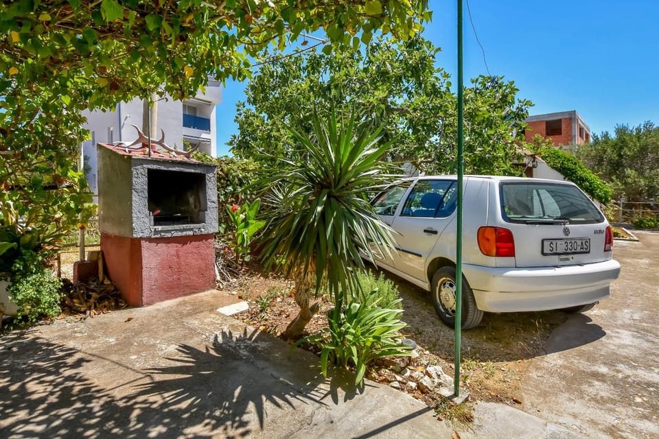 Property building, BBQ facilities