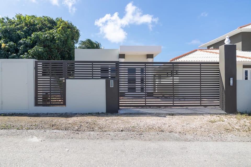 Sunset Heights Curacao Apartment in Willemstad