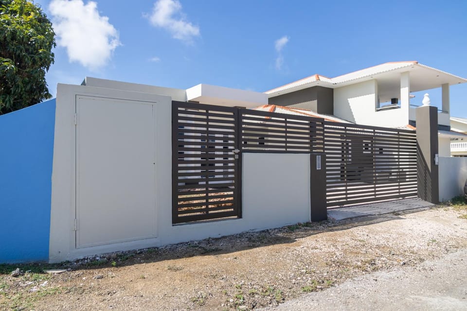 Sunset Heights Curacao Apartment in Willemstad