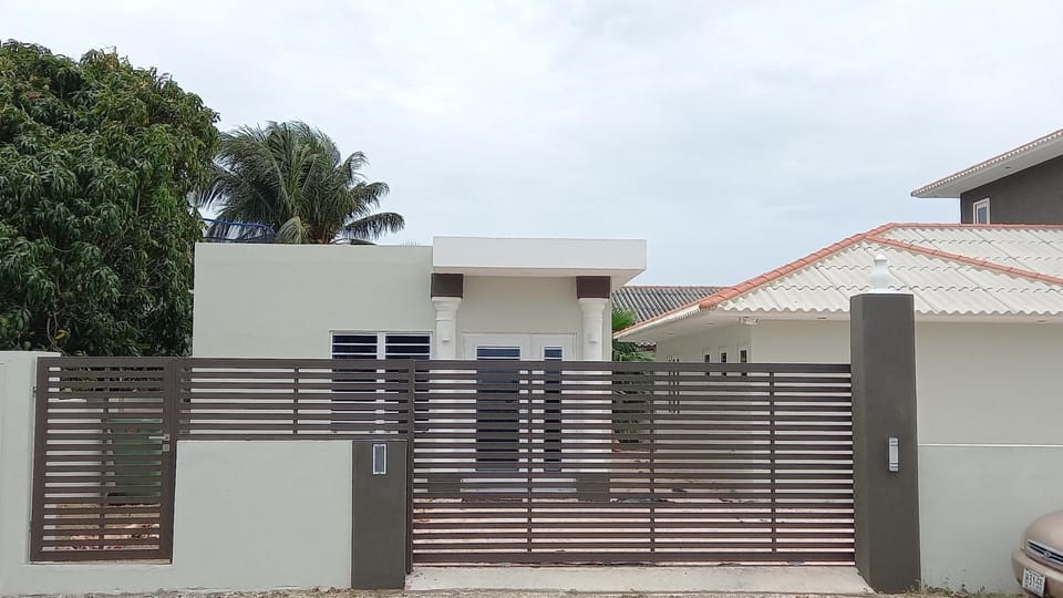 Sunset Heights Curacao Apartment in Willemstad