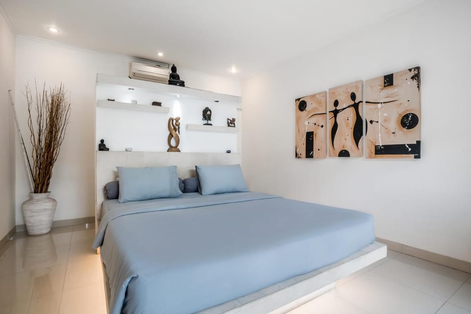 Bed, TV and multimedia, Bedroom, air conditioner