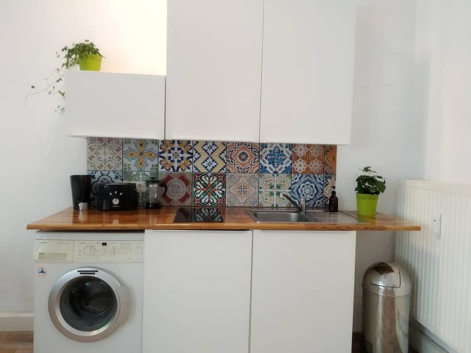 Coffee/tea facilities, Kitchen or kitchenette
