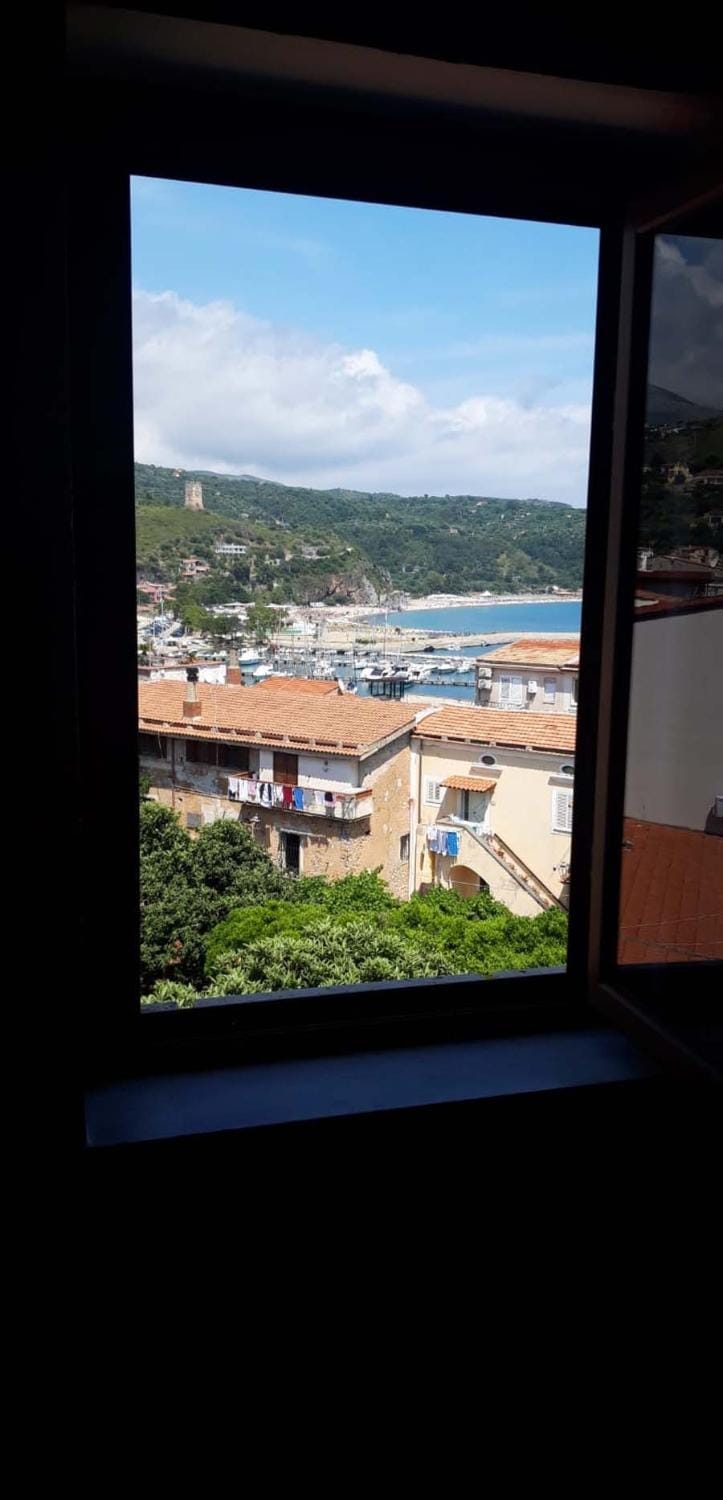 City view, Sea view