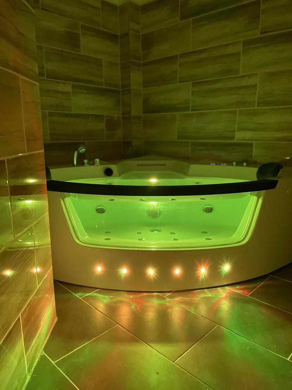 Hot Tub, Spa and wellness centre/facilities