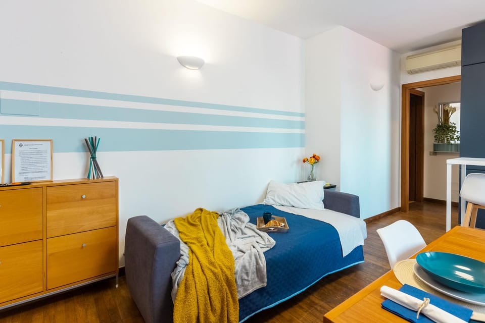 Bed, Living room, Seating area