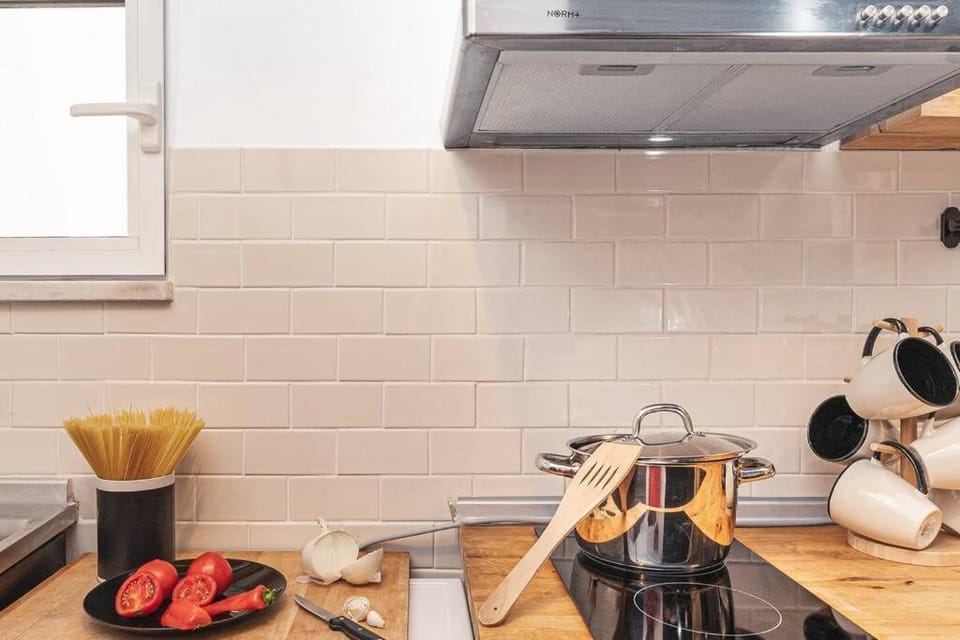 Coffee/tea facilities, Kitchen or kitchenette, minibar, stove, toaster