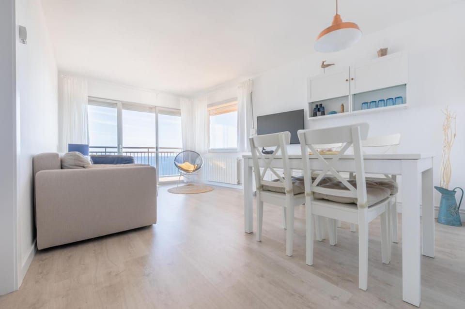 Precioso apartamento con piscina y vistas al mar Apartment in Baix Empordà