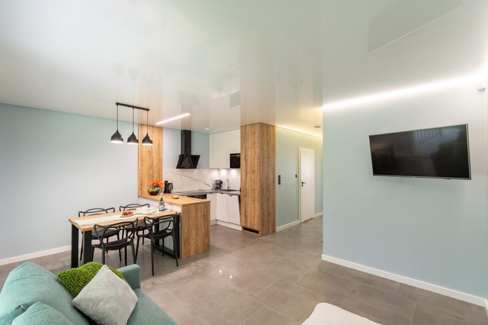 Kitchen or kitchenette, Living room