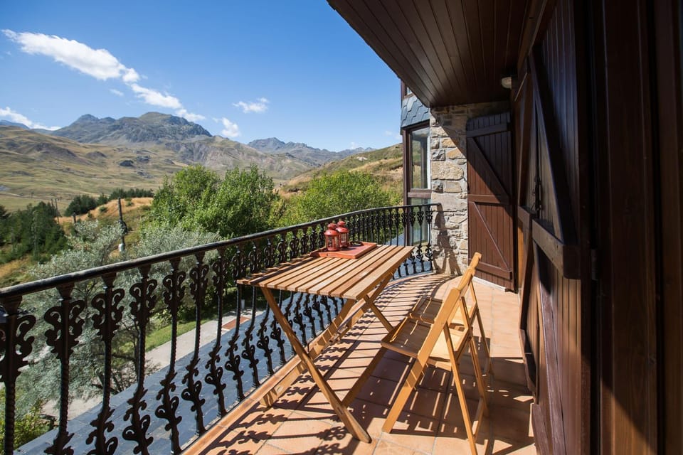 Balcony/Terrace, Mountain view