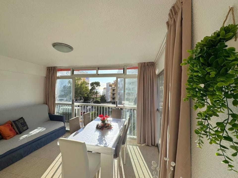 View (from property/room), Balcony/Terrace, Living room, Seating area