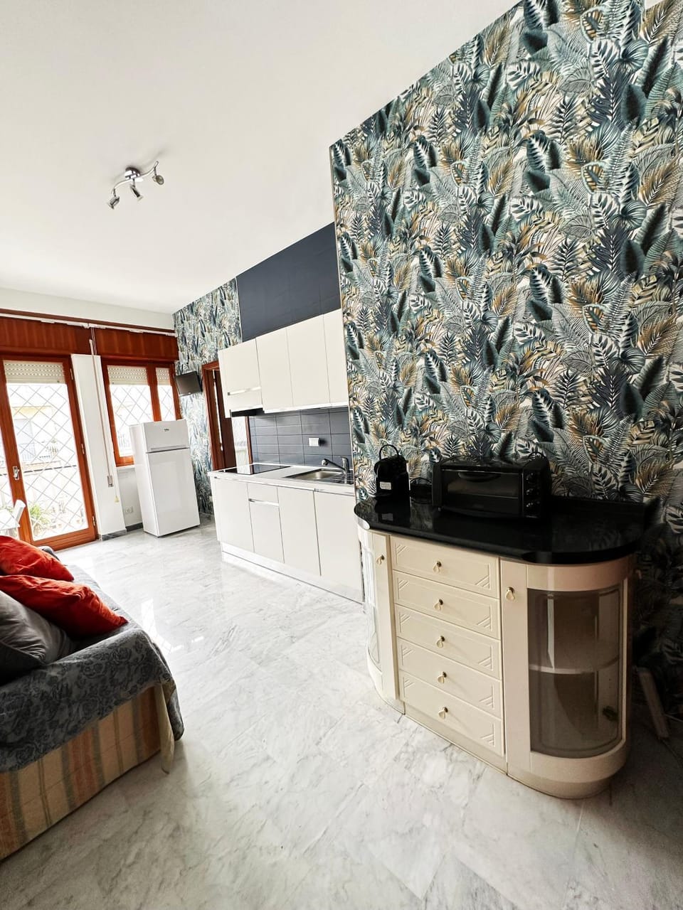 Kitchen or kitchenette, Living room, Seating area
