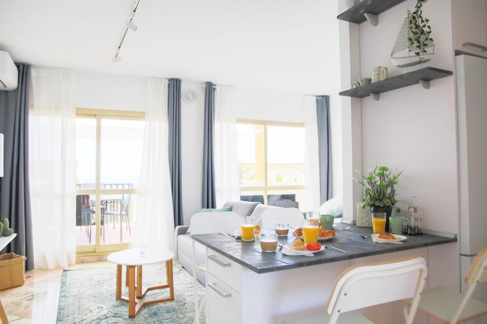OleHolidays Romana Playa 336 vistas al mar Apartment in Marbella
