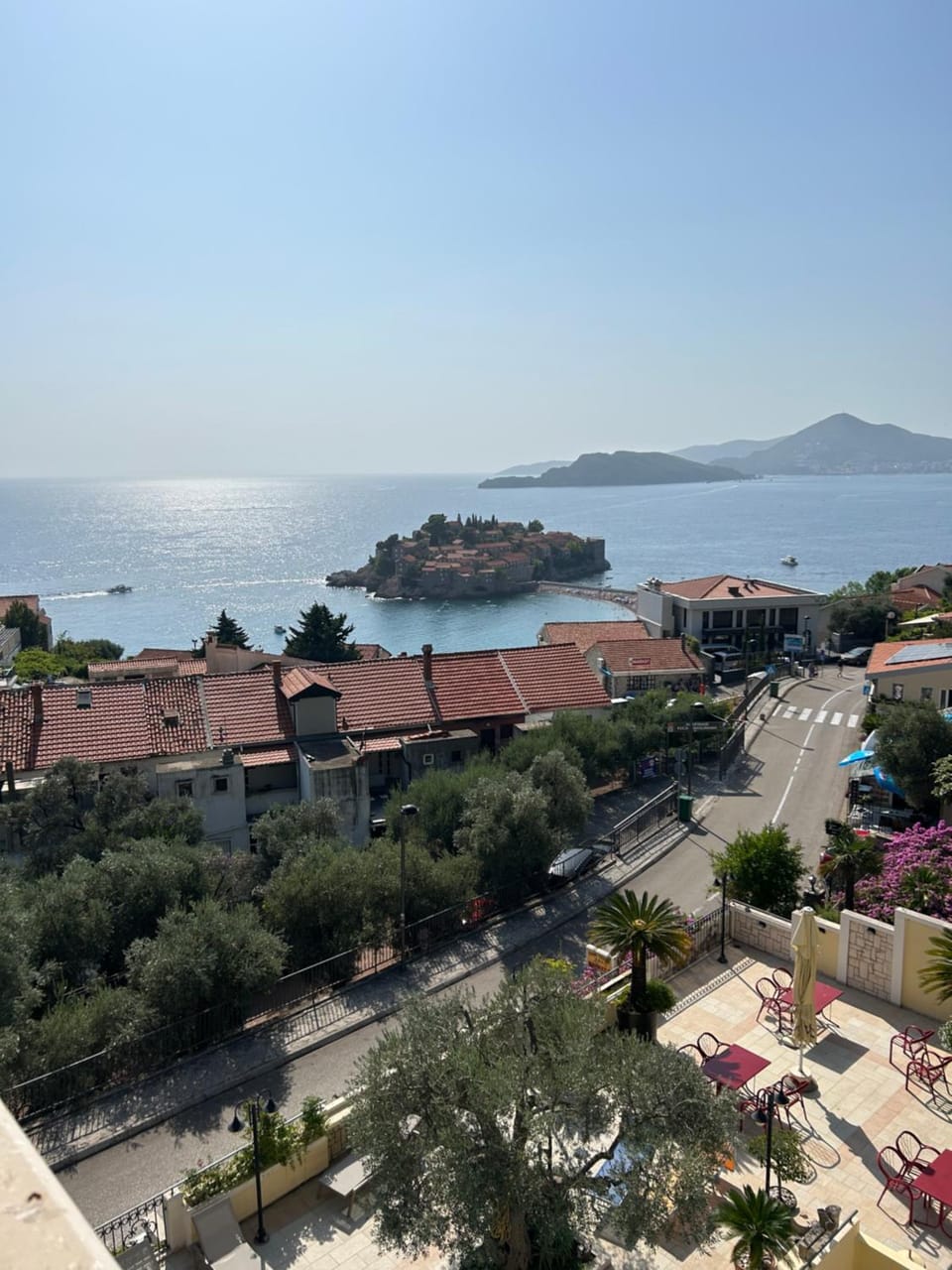 BMV room 2 with west island view Apartment in Sveti Stefan