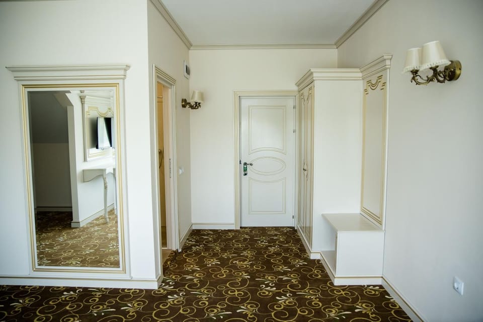 La Casa cu Stuf Resort in Romania
