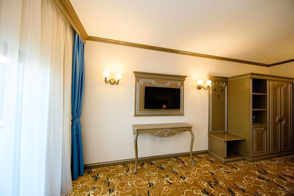 La Casa cu Stuf Resort in Romania