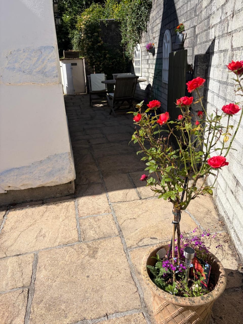 Rose Cottage room Bee Happy Vacation rental in Saint Columb Major
